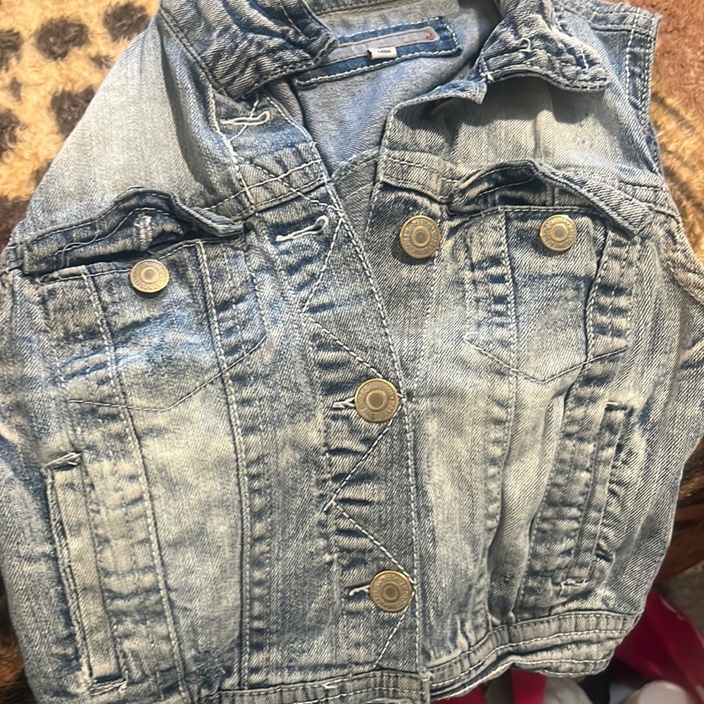 I’m selling a denim vest the brand it’s not recognizing
